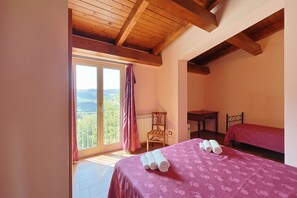 2 bedrooms, bed sheets
