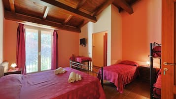 1 dormitorio, escritorio, ropa de cama