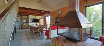 'Stromboli' Room with Shared Terrace, Communal Garden and Air Conditioning