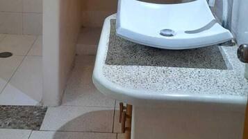 Apartment, 2 Bedrooms | Bathroom