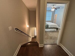 3 bedrooms, desk, WiFi, bed sheets