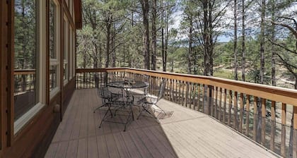 Chalet-style retreat on the green, close to ski slopes - sleeps 8-10