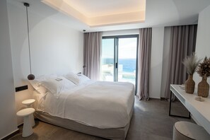 1 bedroom, iron/ironing board, internet, bed sheets - The Royal Blue: Navy Blue - Private Pool & Sea View (Andros)