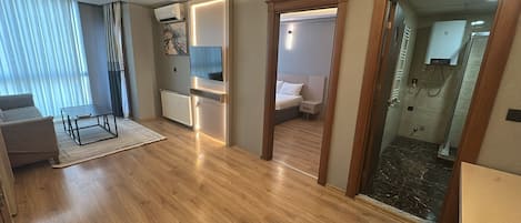 Deluxe Condo | Iron/ironing board