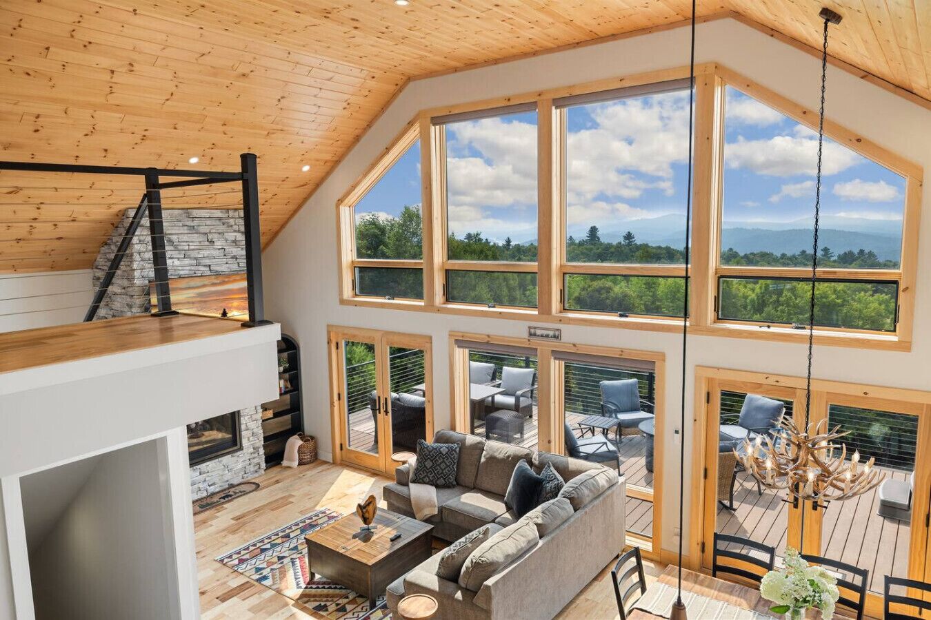 电视、壁炉、电子游戏、桌上足球