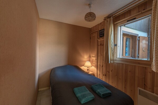 2 bedrooms