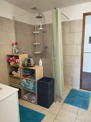 Shower, free toiletries, hair dryer, towels