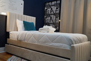 7 habitaciones, tabla de planchar con plancha, wifi y ropa de cama