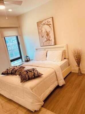 1 habitación, tabla de planchar con plancha, wifi y ropa de cama