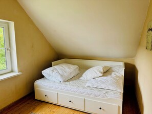 2 bedrooms, free WiFi, bed sheets