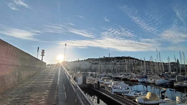 Marina - Magnificent apartment located in the heart of Sète (Canal Royal). (Sete)