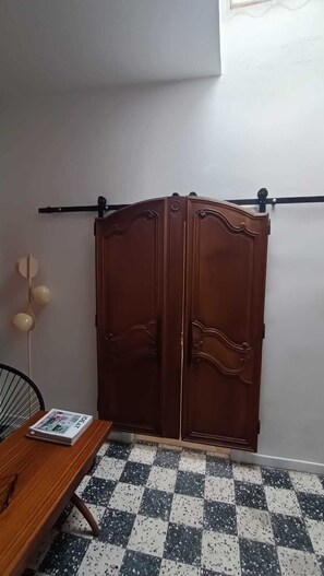 Interior - Magnificent apartment located in the heart of Sète (Canal Royal). (Sete)