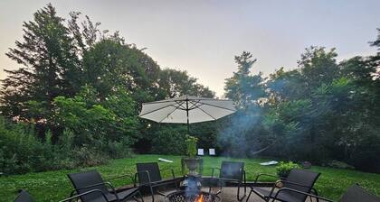 The Pleasant Hill Cottage-Storybook Luxury Near Lake Michigan & Heart Of It All!