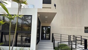 Basic Apartment | Exterior detail - Edf. Yanaconcha (Ipojuca)