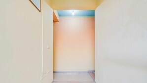 House | Interior - Collection O JLN Marg Malviya Nagar (Jaipur)