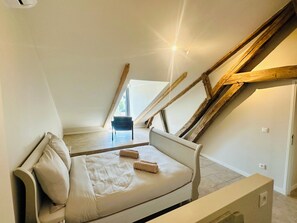 3 bedrooms, internet, bed sheets