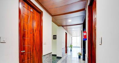 Collection O Sector 93 Noida Expressway