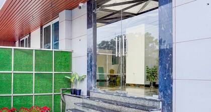 Collection O Sector 93 Noida Expressway