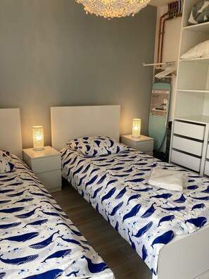 3 chambres, fer et planche à repasser, Wi-Fi, draps fournis