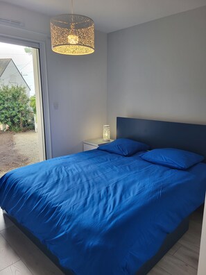 3 slaapkamers, een strijkplank/strijkijzer, wifi, beddengoed