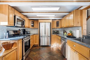 House (3 Bedrooms) | Interior - Year-round Tahoe Escape With Hot Tub & Outdoor Dining Timberline Haven by Avantstay (Tahoe Vista)