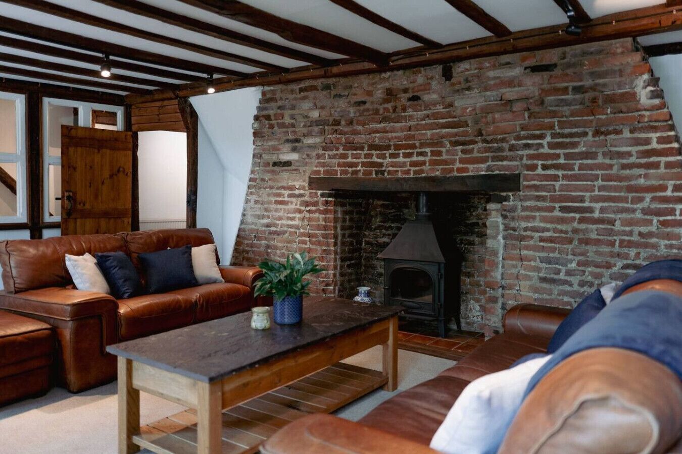 Télévision, cheminée