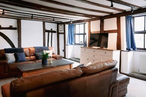 Televisie en een open haard