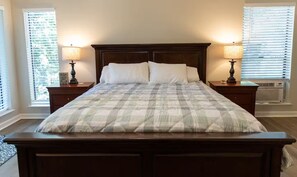 3 bedrooms, desk, iron/ironing board, travel cot