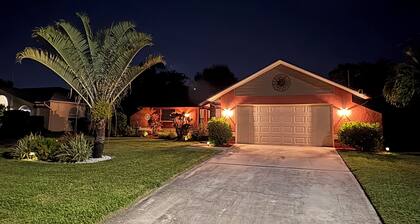 Cape Coral- 3 bedroom, 2 bath, beautiful yard with hottub & lanai; pets allowed.