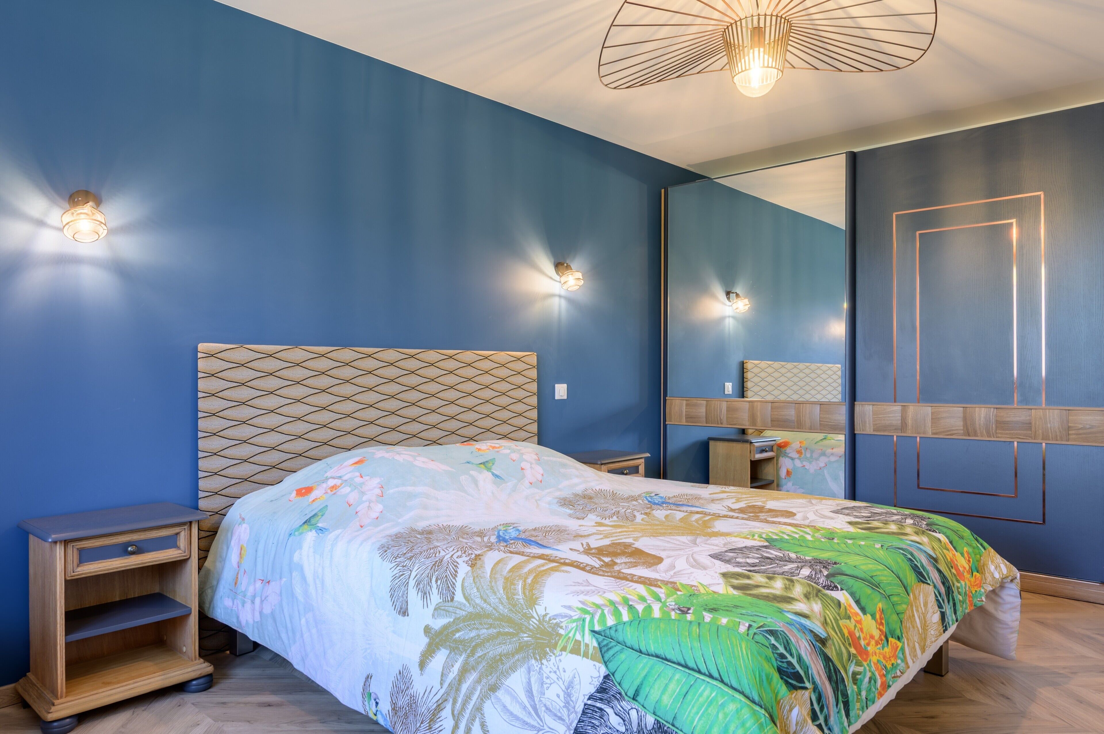 2 bedrooms, desk, iron/ironing board, WiFi