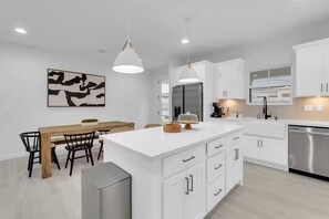 ميكروويف، فرن، موقد طهي مسطح، غسالة أطباق