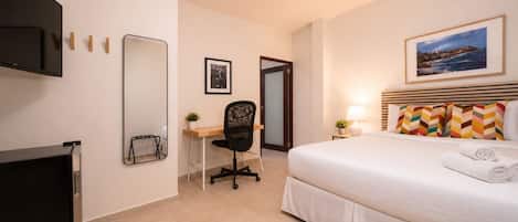 Chambre Double Deluxe | Literie de qualité supérieure, Wi-Fi gratuit, draps fournis