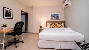 Room - Room 1 - Stylish Accessible Suite (San Juan)