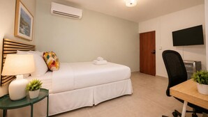 Room - Room 1 - Stylish Accessible Suite (San Juan)