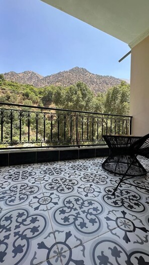 Deluxe-Studio, Balkon, Bergblick | Kostenloses WLAN