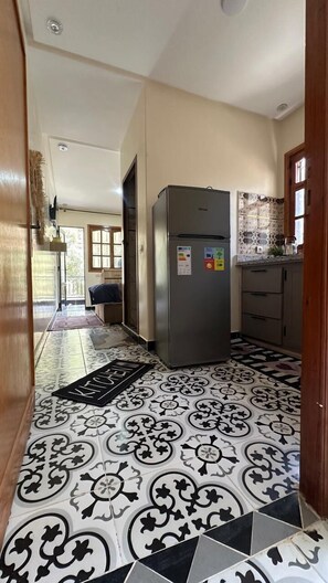 Deluxe Studio, Balcony, Mountain View | Private kitchen