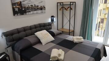 2 chambres, fer et planche Ă repasser, Wi-Fi gratuit, draps fournis