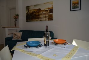 Dining - AMABLE HOUSE (Roma)