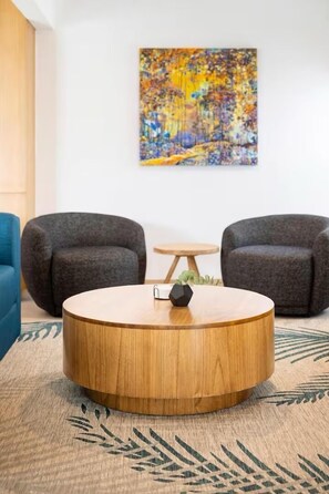 Deluxe Apartment, Balcony, Mountain View | Living area