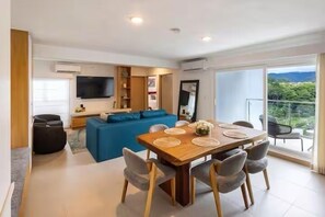 Deluxe Apartment, Balcony, Mountain View | Living area - Viva Jaco 1006 (Jacó)