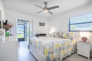 1 bedroom, desk, WiFi, bed sheets