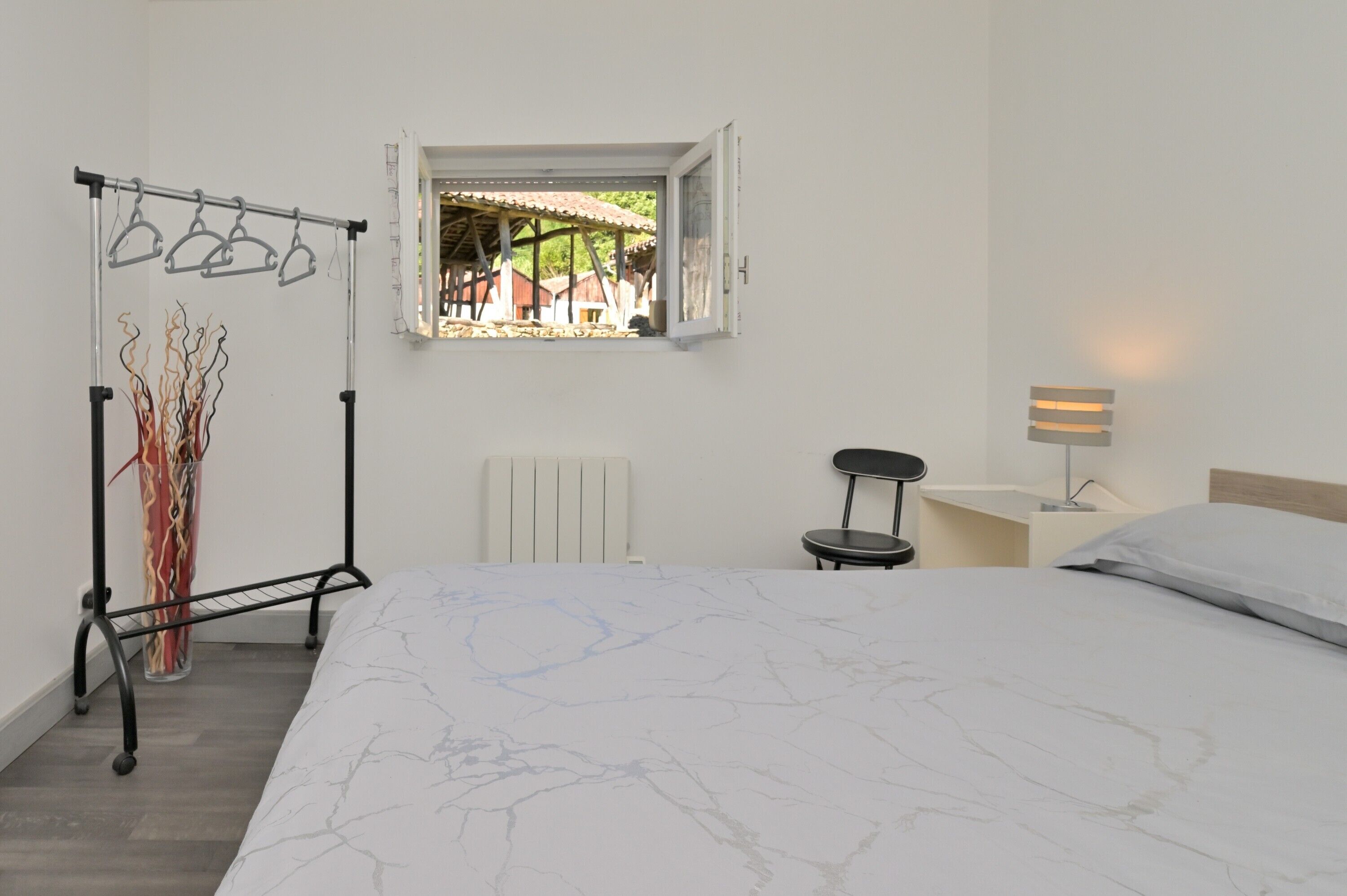 1 chambre, fer et planche à repasser, Wi-Fi, draps fournis