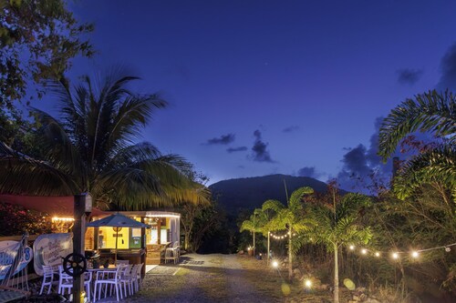 Octopus Den Glamping Site with AC