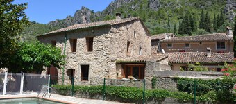 Charming house with private pool in the heart of St Guilhem Le Désert