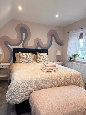 4 habitaciones, escritorio, wifi y ropa de cama 