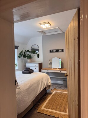 4 habitaciones, escritorio, wifi y ropa de cama 