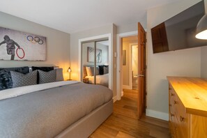 1 bedroom, in-room safe, desk, iron/ironing board