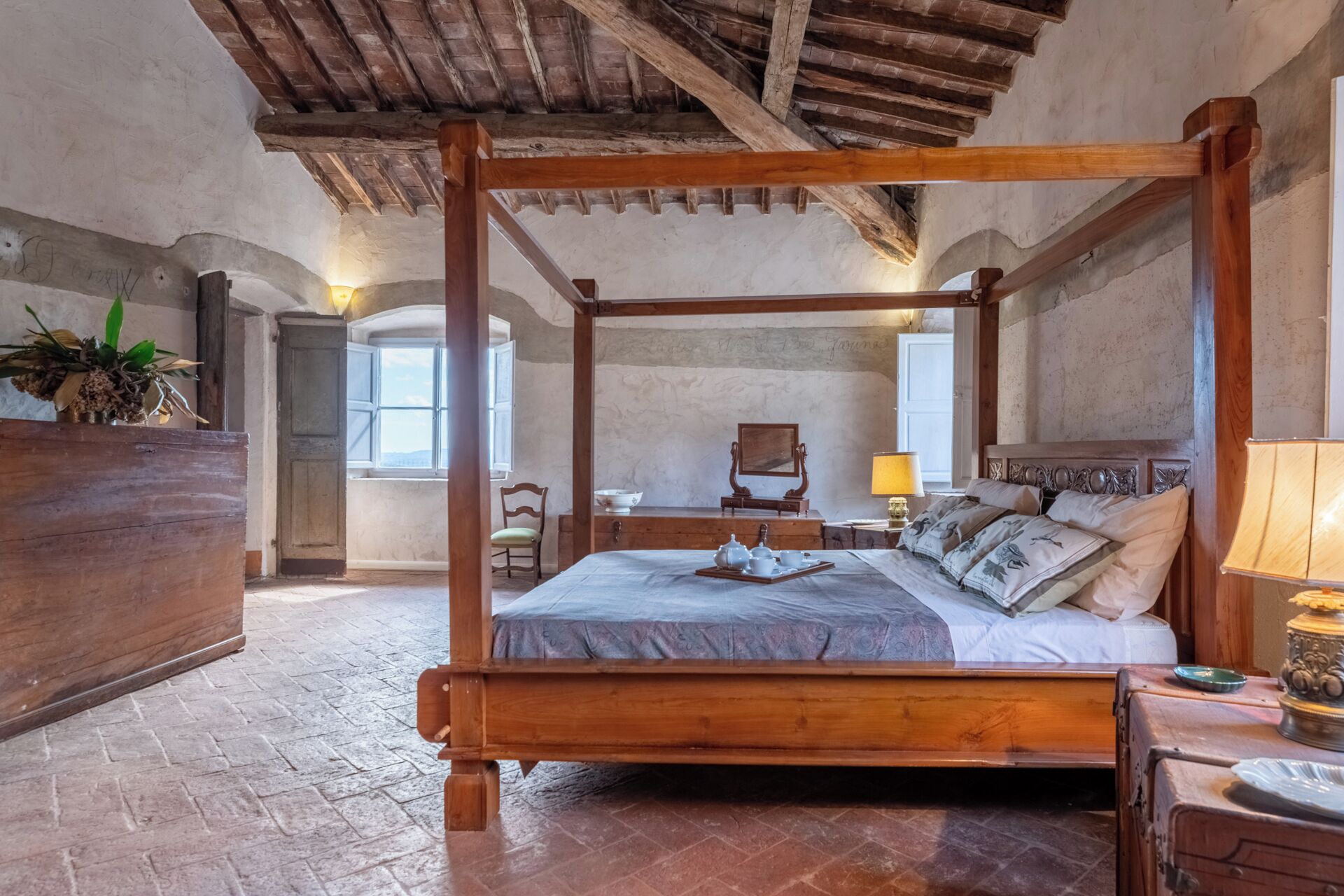 2 slaapkamers, een strijkplank/strijkijzer, reisbedje, gratis wifi