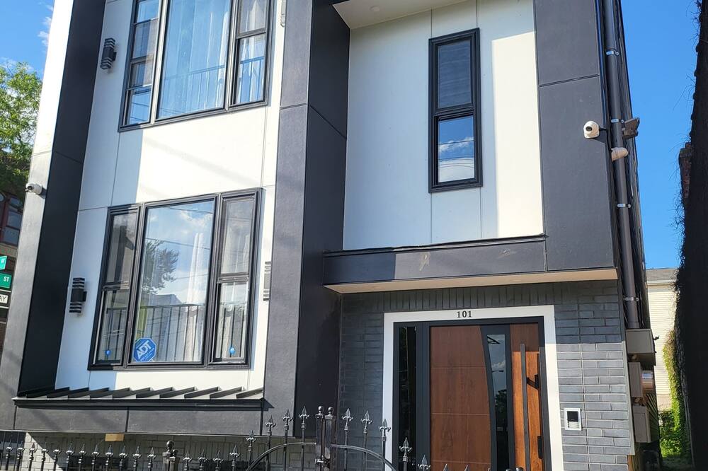 Tkc villa - River Edge