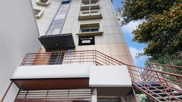 House | Perincian bahagian luar